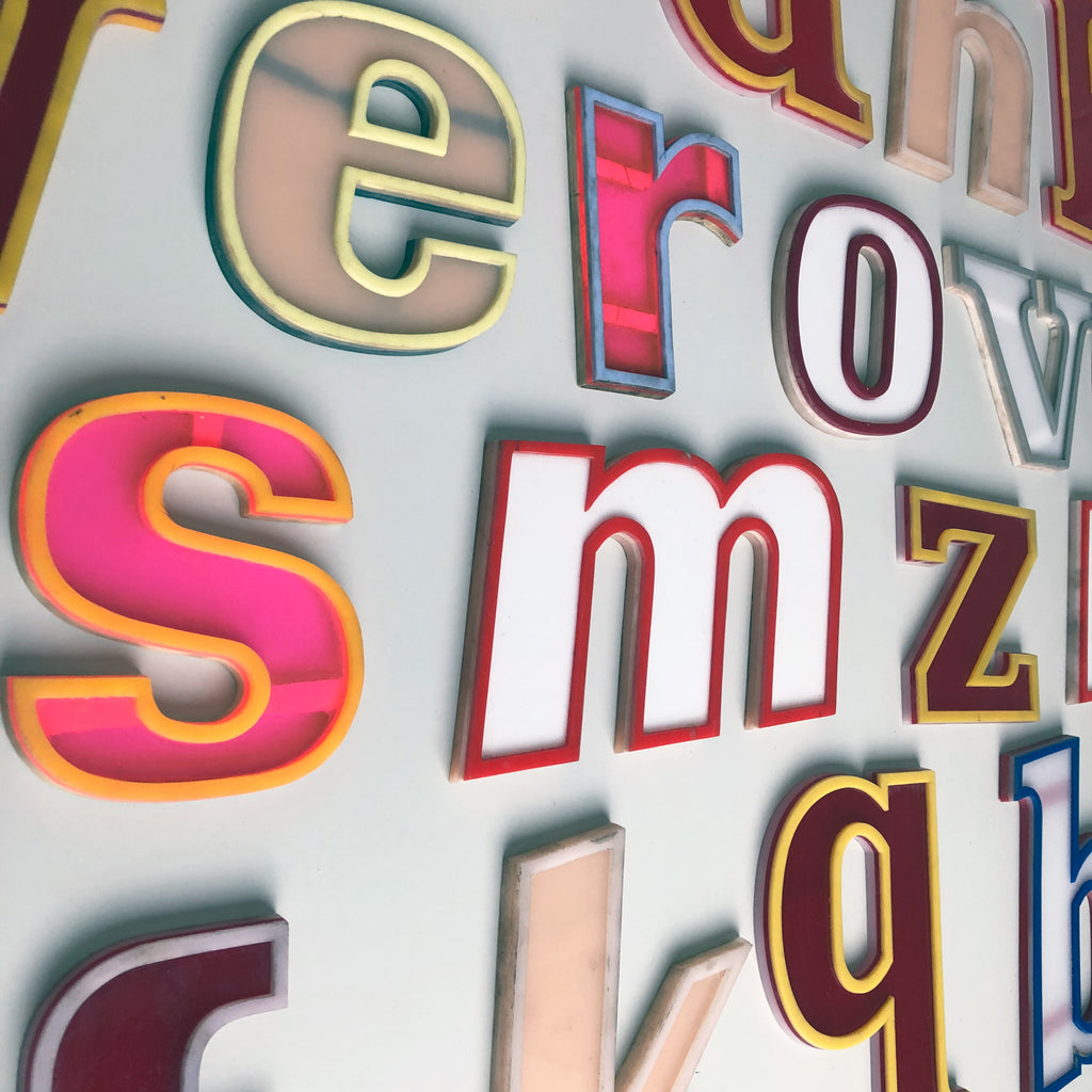 6 - 9 Inch Retro Perspex