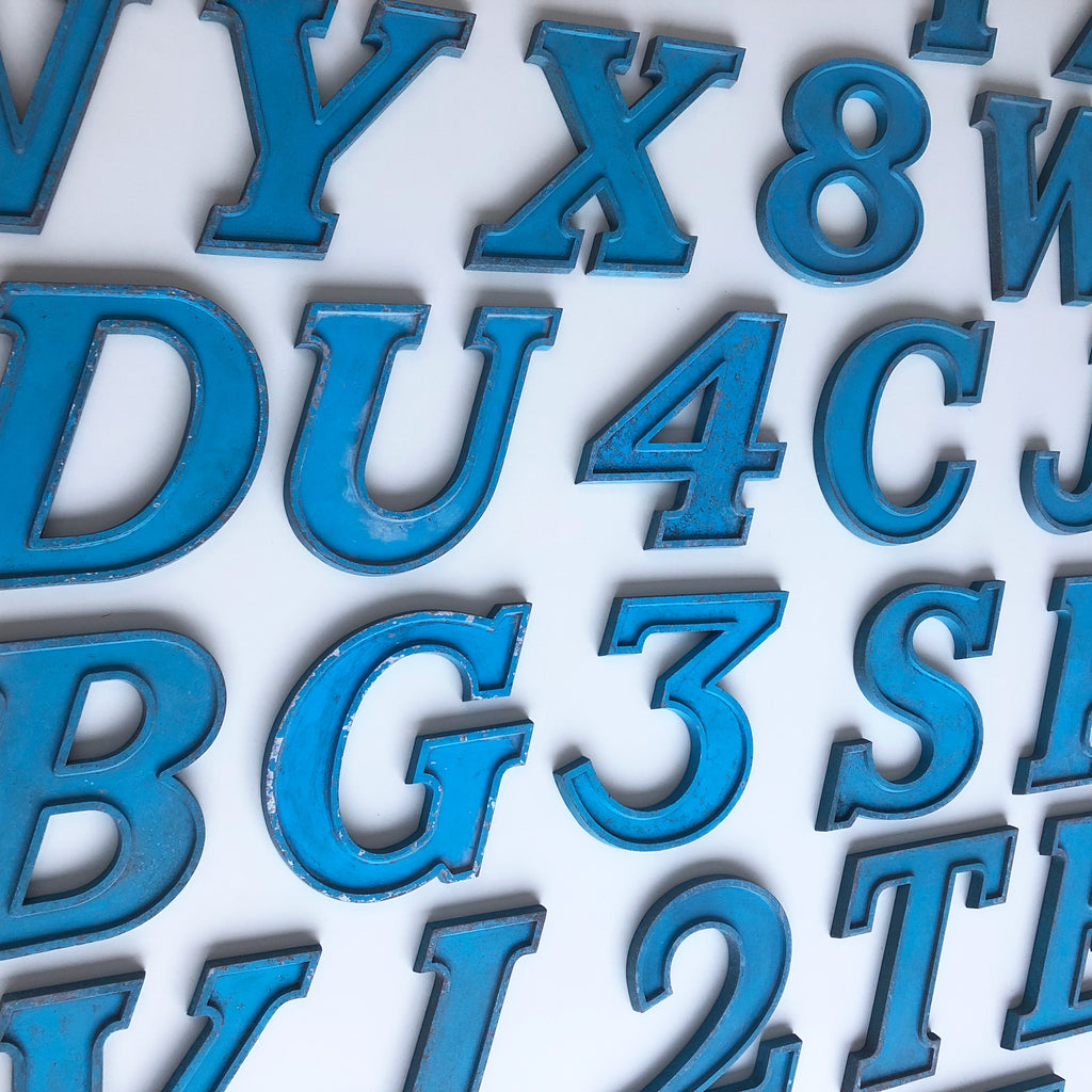 9.5 Inch Blue Metal Italic