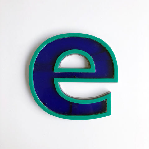 E - Medium Vintage Letter
