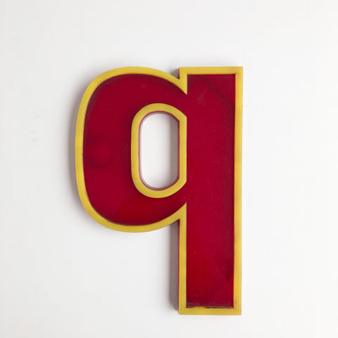 Q - Medium Vintage Letter