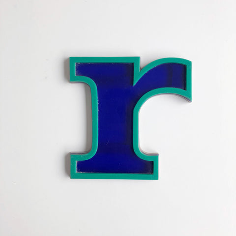 R - Medium Vintage Letter