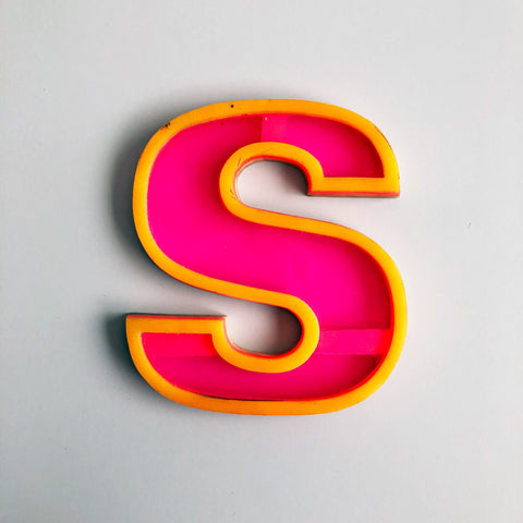 S - Medium Vintage Letter