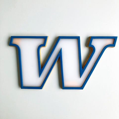 W - Medium Vintage Letter